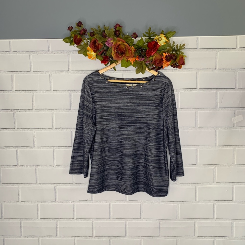 Chico’s Elbow-length sleeve blouse. XL